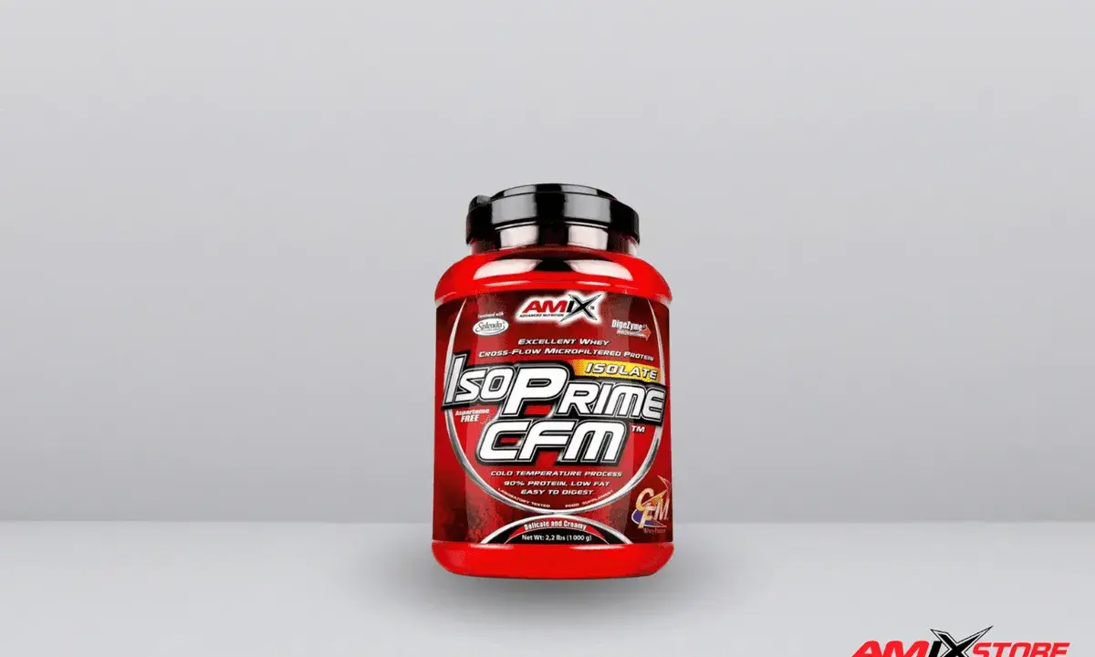 Bote rojo de proteína AMIX IsoPrime CFM. ¿La proteína engorda? Este producto es 90% proteína, bajo en grasa y fácil de digerir.