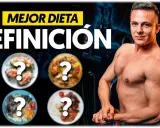 Hombre musculoso muestra platos de comida con signos de interrogación. El título dice "Mejor dieta definición".