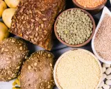Patatas, pan integral, lentejas y cuscús: ingredientes perfectos para tus carbohidratos antes de entrenar.