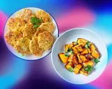 Tortitas de pollo y trozos de batata asada en platos, con fondo degradado azul y rosa.
