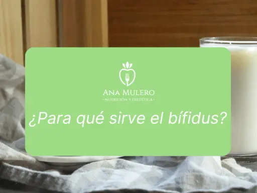 Un vaso de leche junto a un paño, con un cartel verde que pregunta "¿Para qué sirve el bífidus?".