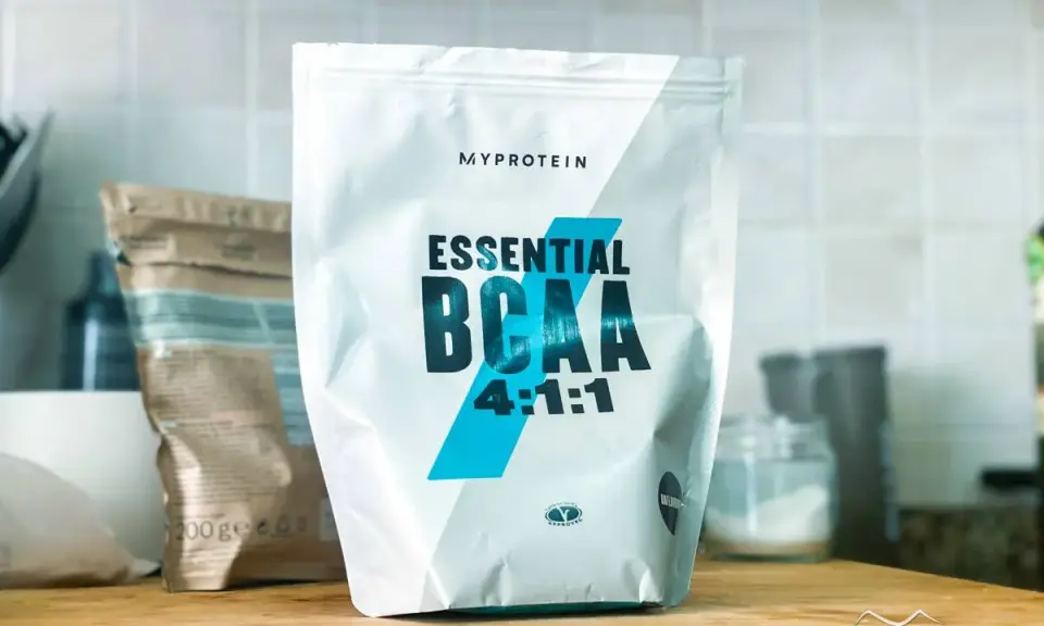Bolsa de Essential BCAA 4:1:1 de Myprotein. Descubre qué es y cómo puede ayudarte en tu entrenamiento.