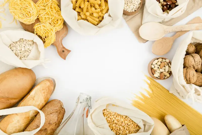 Pan, pasta, avena y legumbres: que son los carbohidratos ejemplos de alimentos.